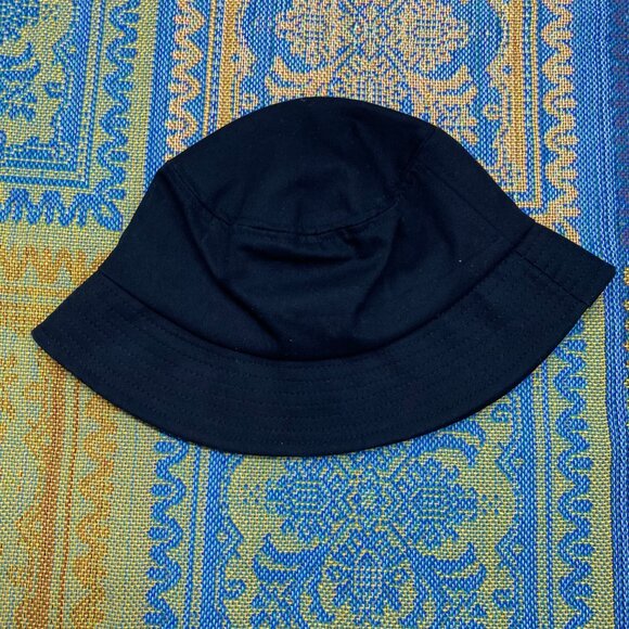 ALO Yoga Weekender Bucket Hat - Picture 2 of 4